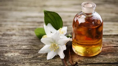 The Truth About “Pure” and “Therapeutic Grade” Oils